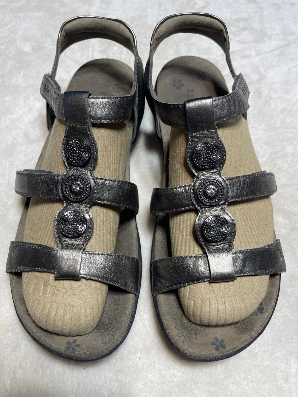 Taos Footwear Gray Leather T-Strap Sandals Size 10